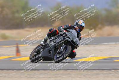 media/Sep-10-2022-SoCal Trackdays (Sat) [[a5bf35bb4a]]/Turn 6 (1140am)/